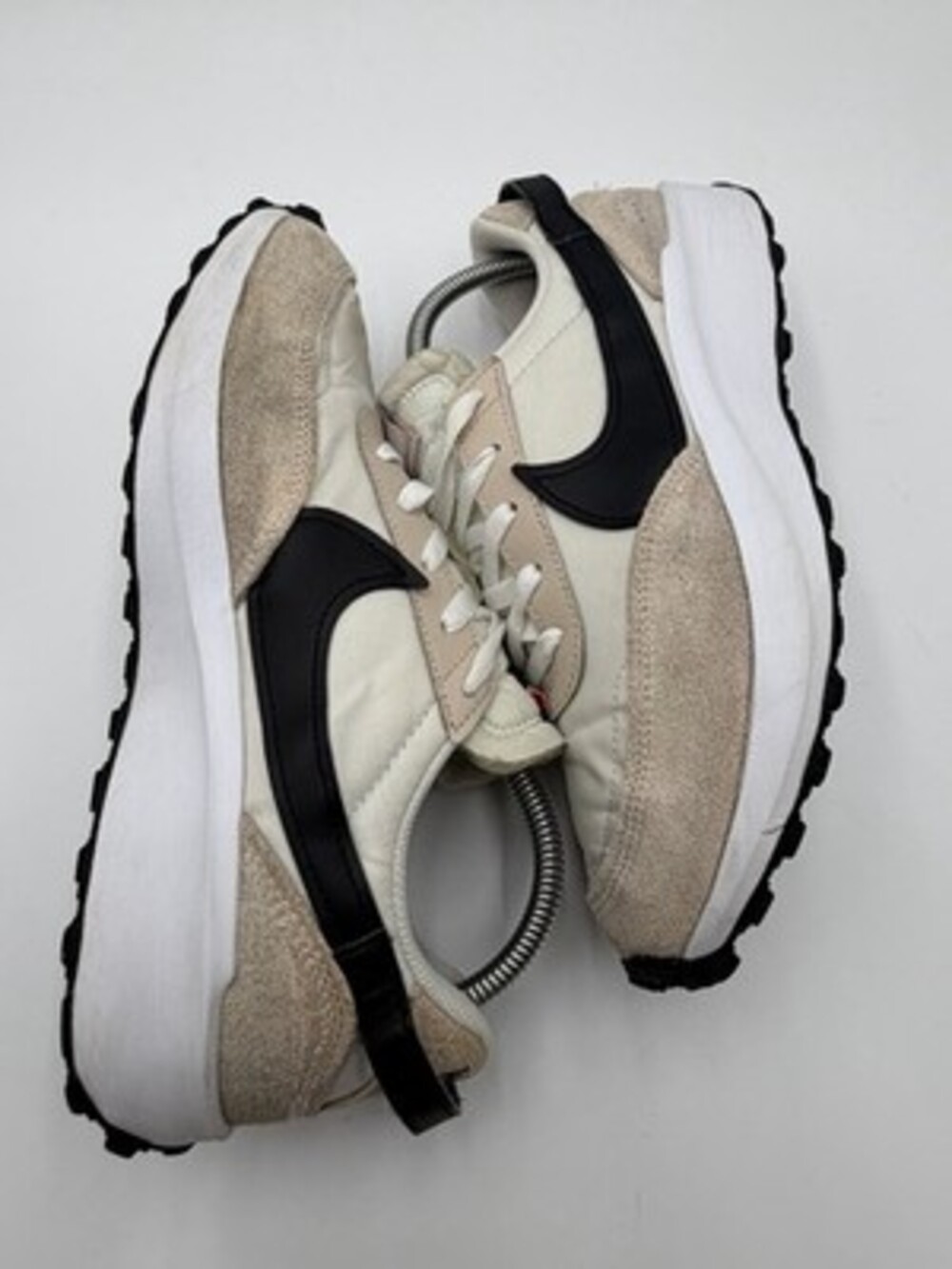Nike Waffle Debut Women’s Size 9 Running Shoe, Sanddrift Black Phantom White - Picture 3 of 8